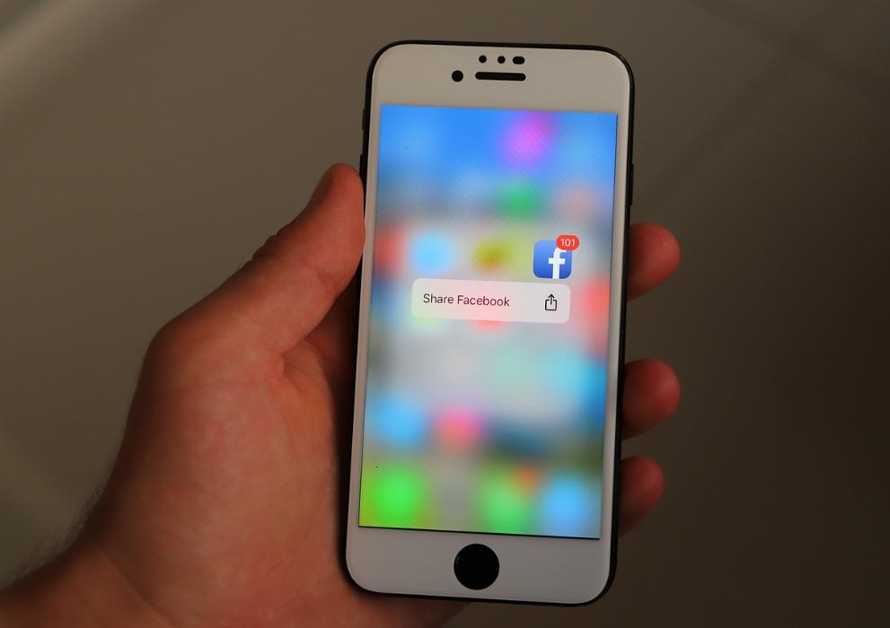 Külön vált a Facebook és a Messenger